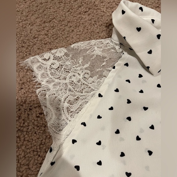 Women's Junior SHEIN black heart print collar top with mesh sholuder sleeves - Picture 5 of 11